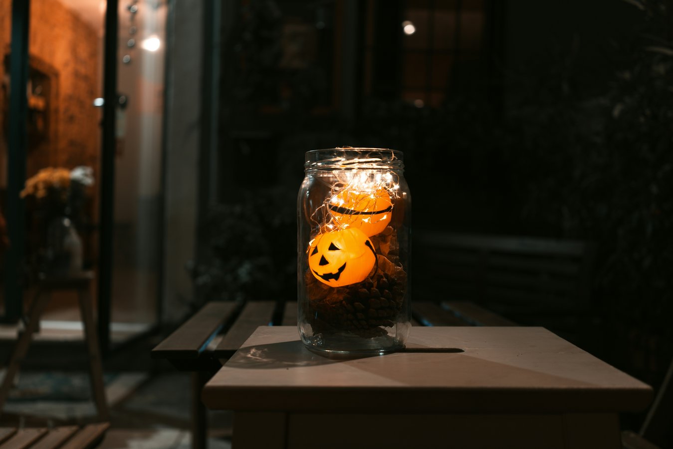 Halloween-Windlichter – Basteln in der Bibliothek