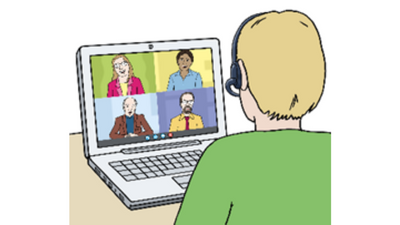 Person vor Laptop bei einem Videotelefonat