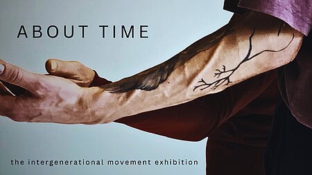 Arm mit Baumtattoo