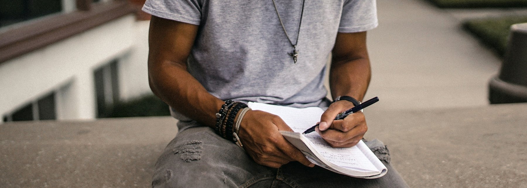 Person beim Song texten