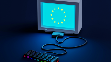 Tastatur und Computer Bildschirm, auf dem die Europaflagge zu sehen ist