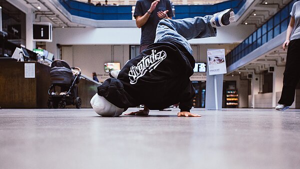 breakdancer