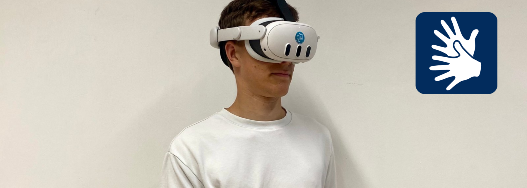 Man mit VR Brillen