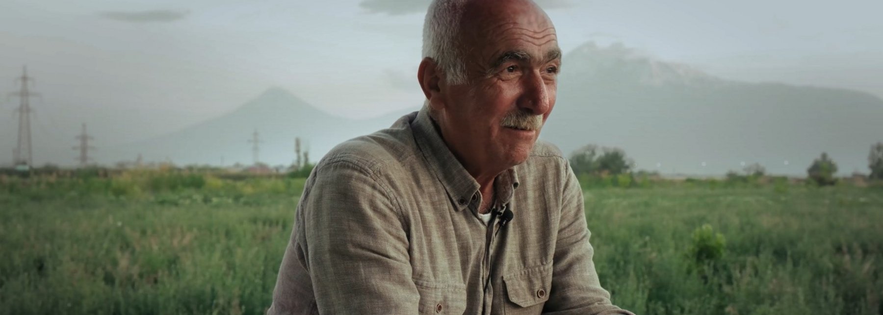 Bild des Protagonisten Yervant Demirci, der auf der Suche ist nach seinem kulturellen Erbe in der Türkei und in Armenien. 