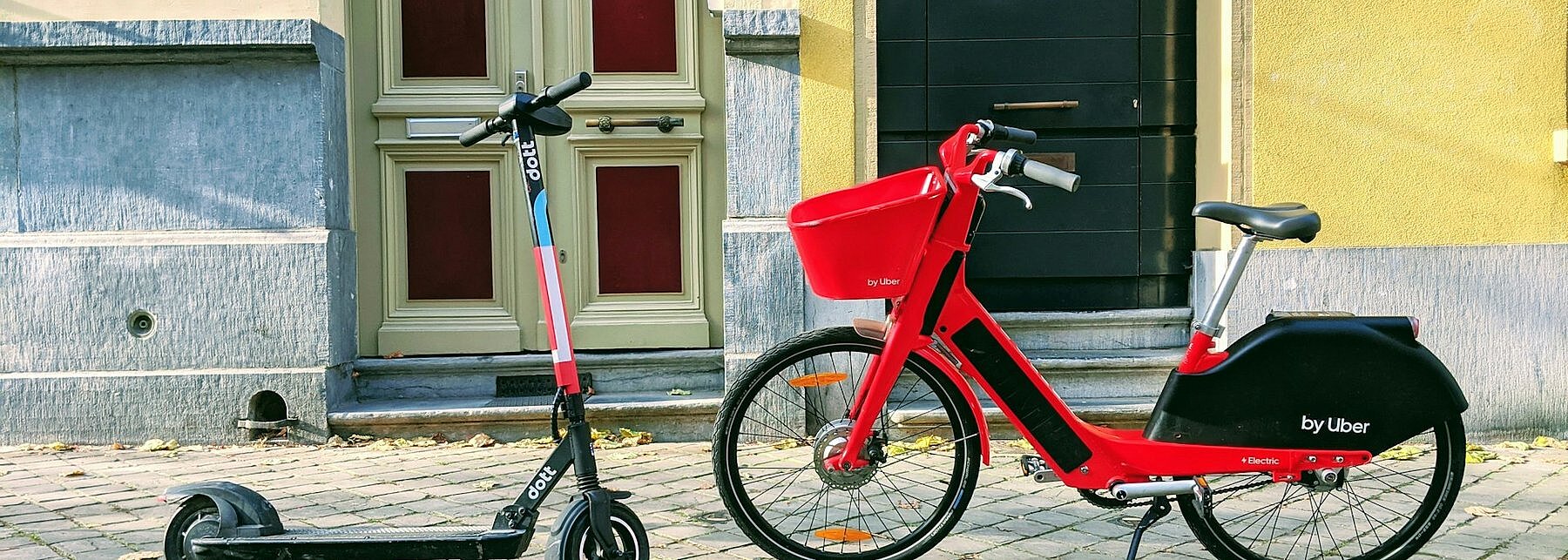E-Roller und Fahrrad