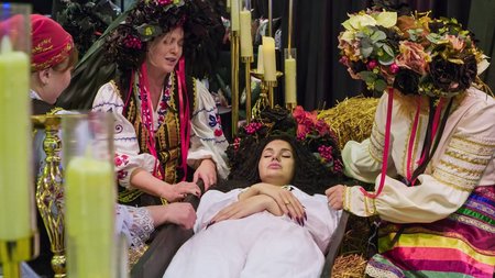 Inszenierung einer Totenwache