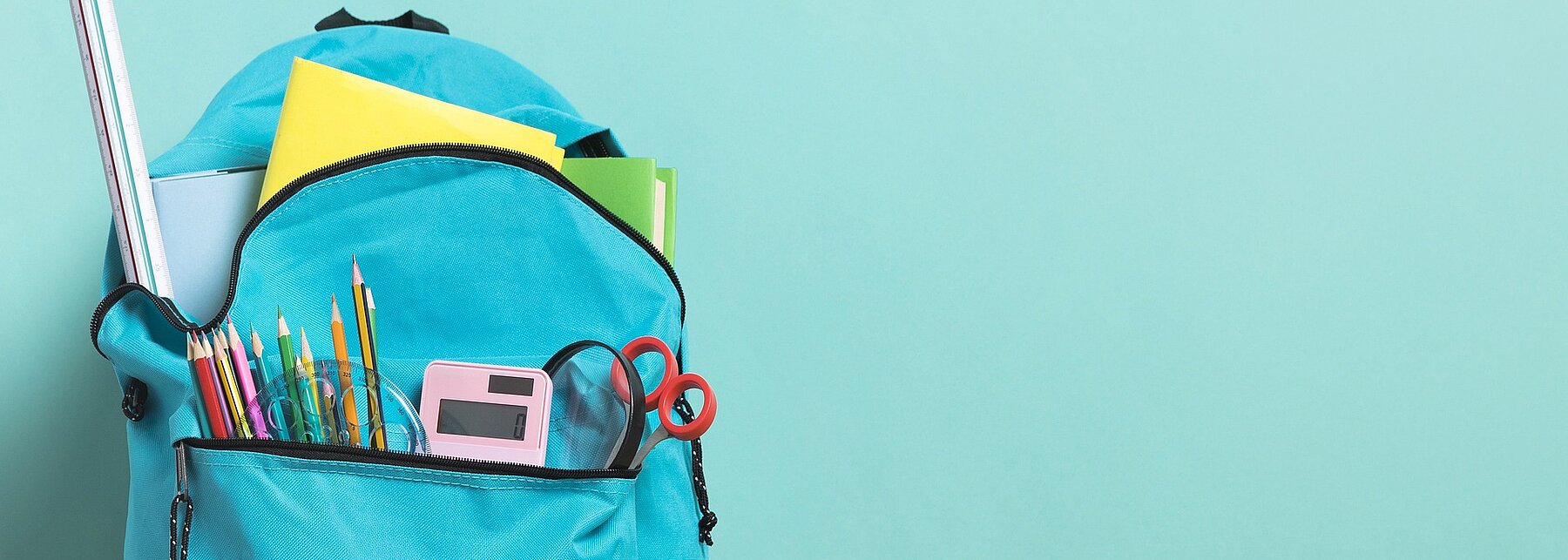 Rucksack mit Schulmaterialien