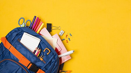 Rucksack mit Schulmaterialien