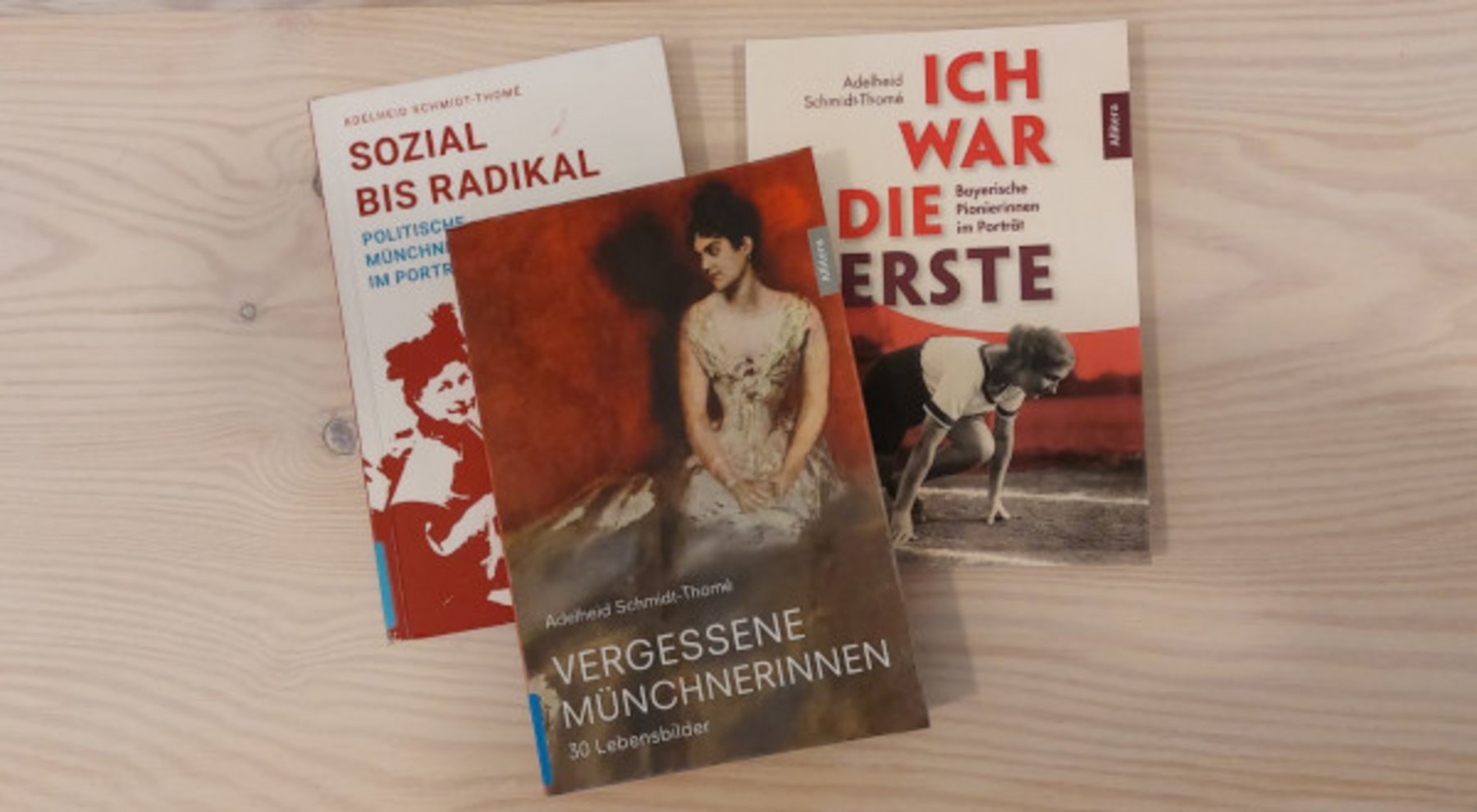 Auslage verschiedener Werke Schmidt-Thomés